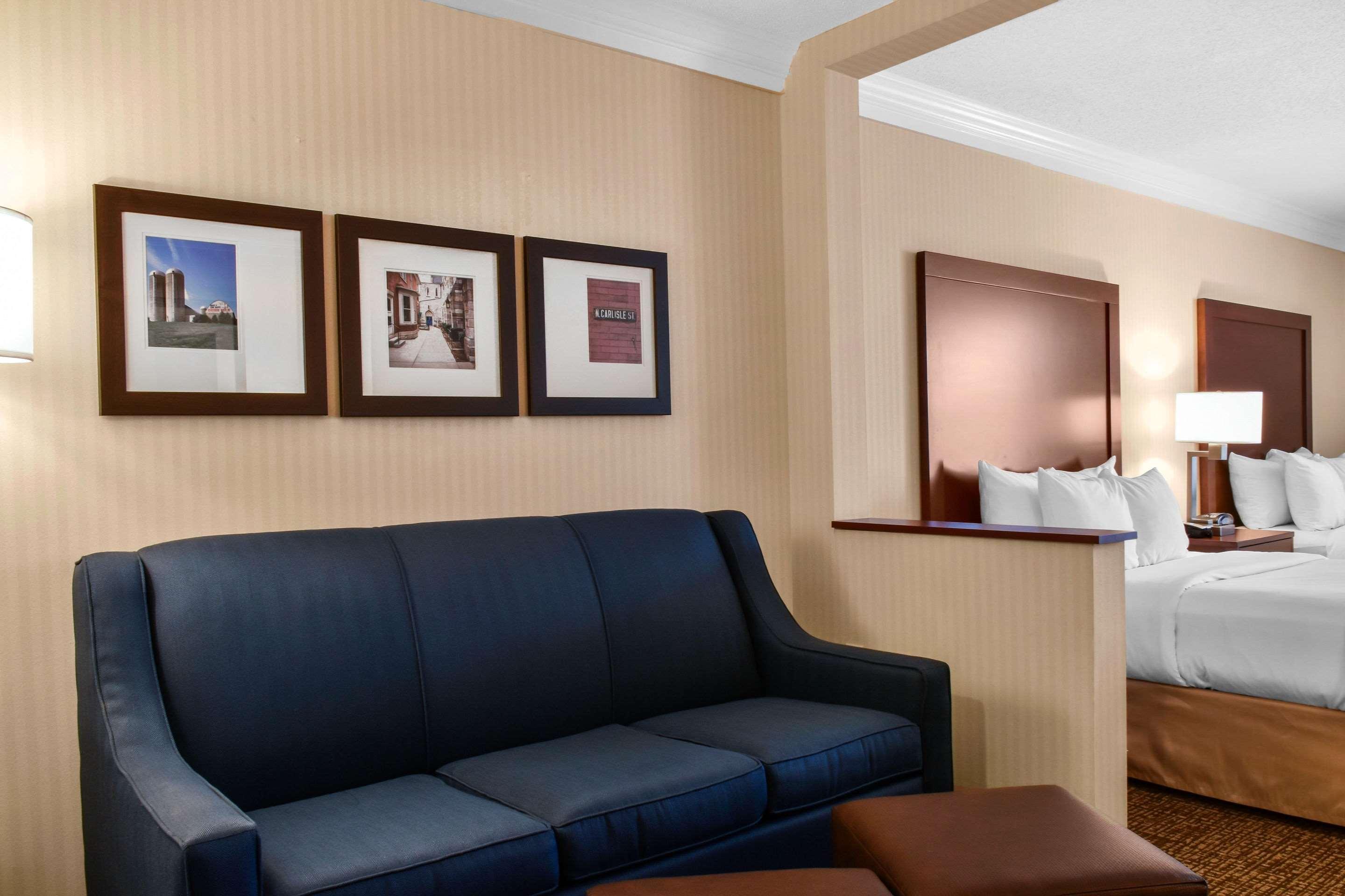 Comfort Suites Downtown Carlisle Exteriör bild