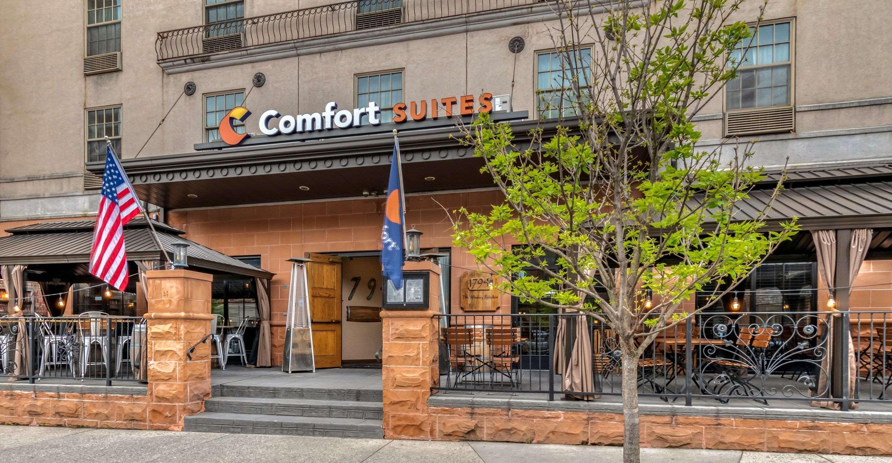 Comfort Suites Downtown Carlisle Exteriör bild