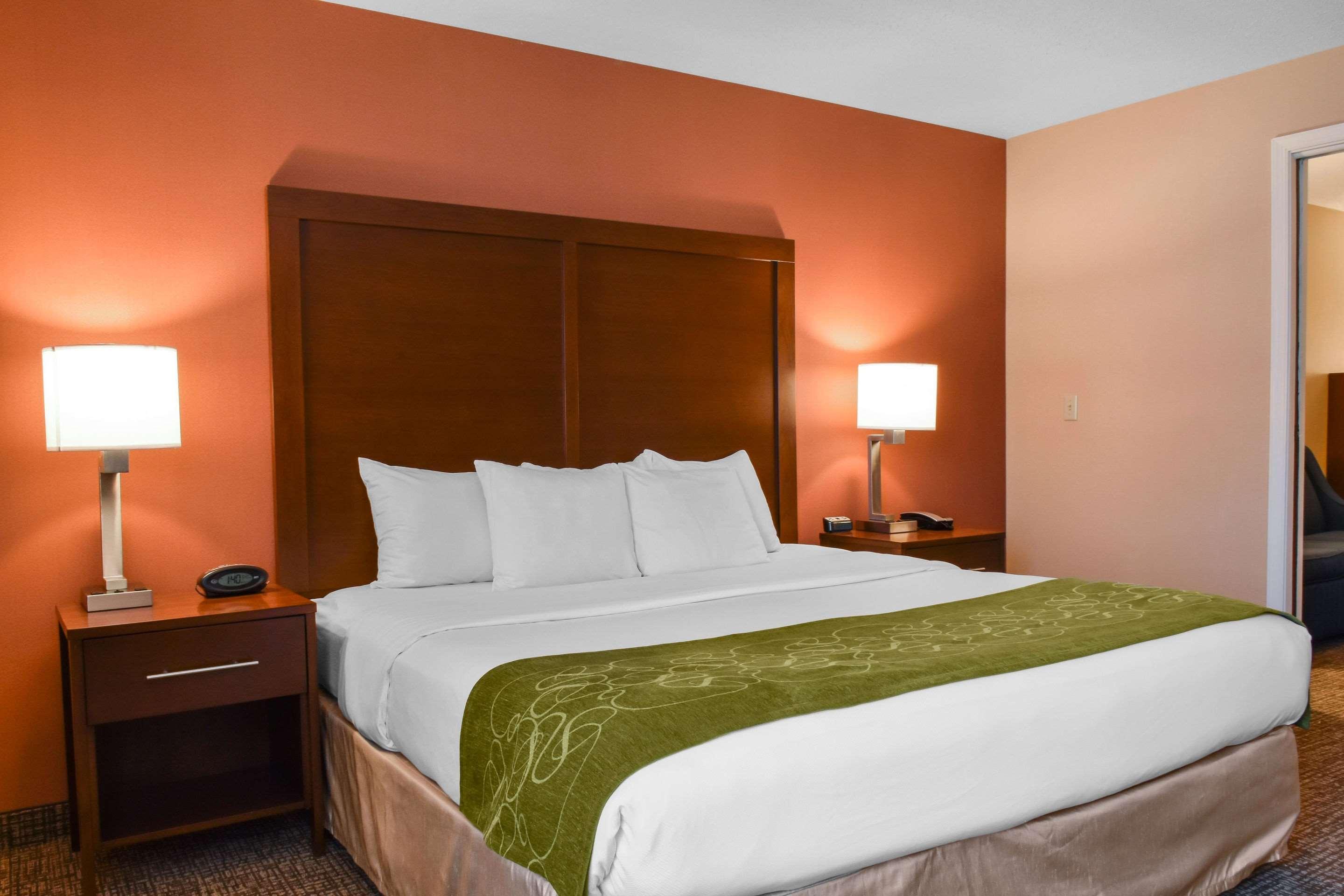 Comfort Suites Downtown Carlisle Exteriör bild