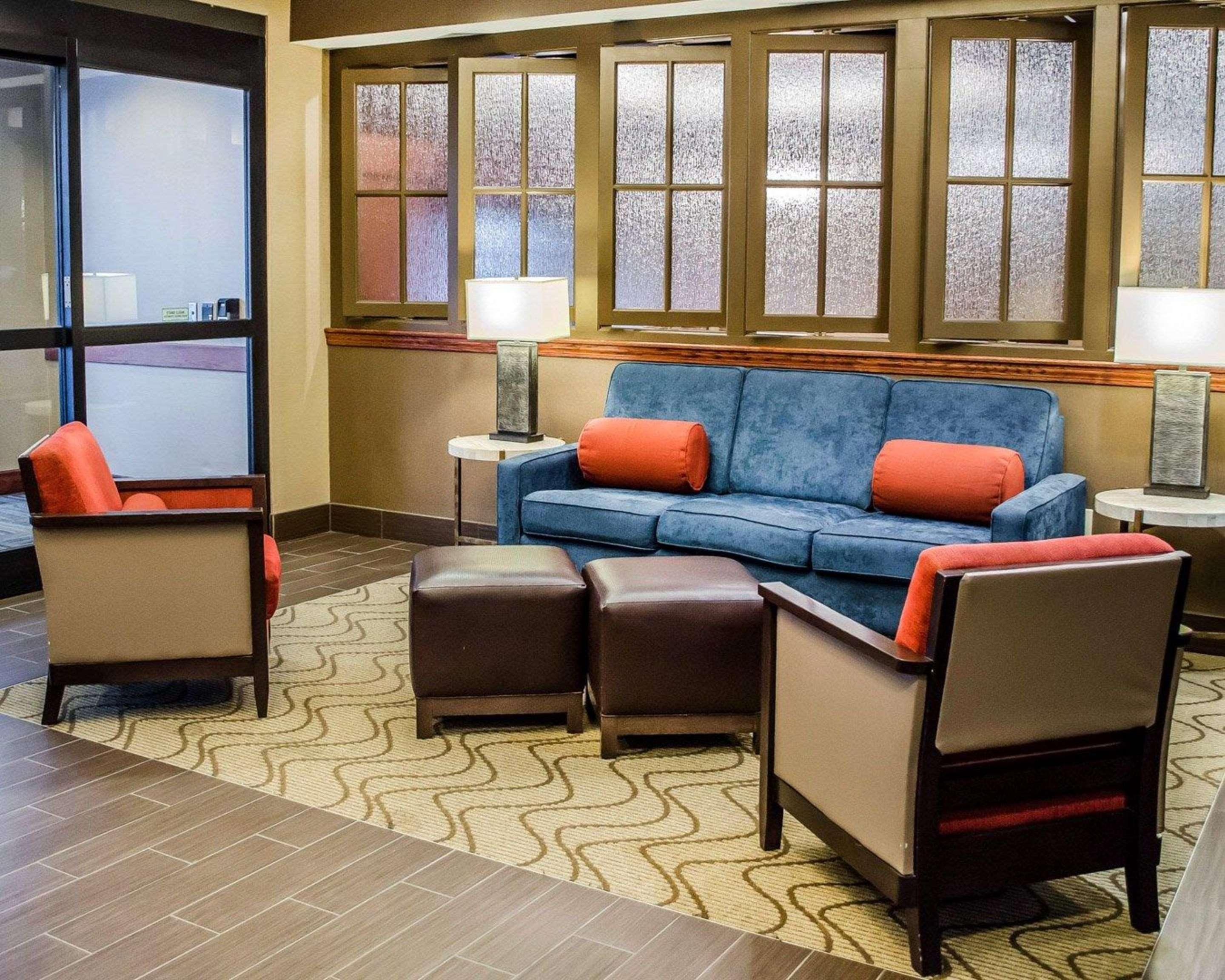 Comfort Suites Downtown Carlisle Exteriör bild