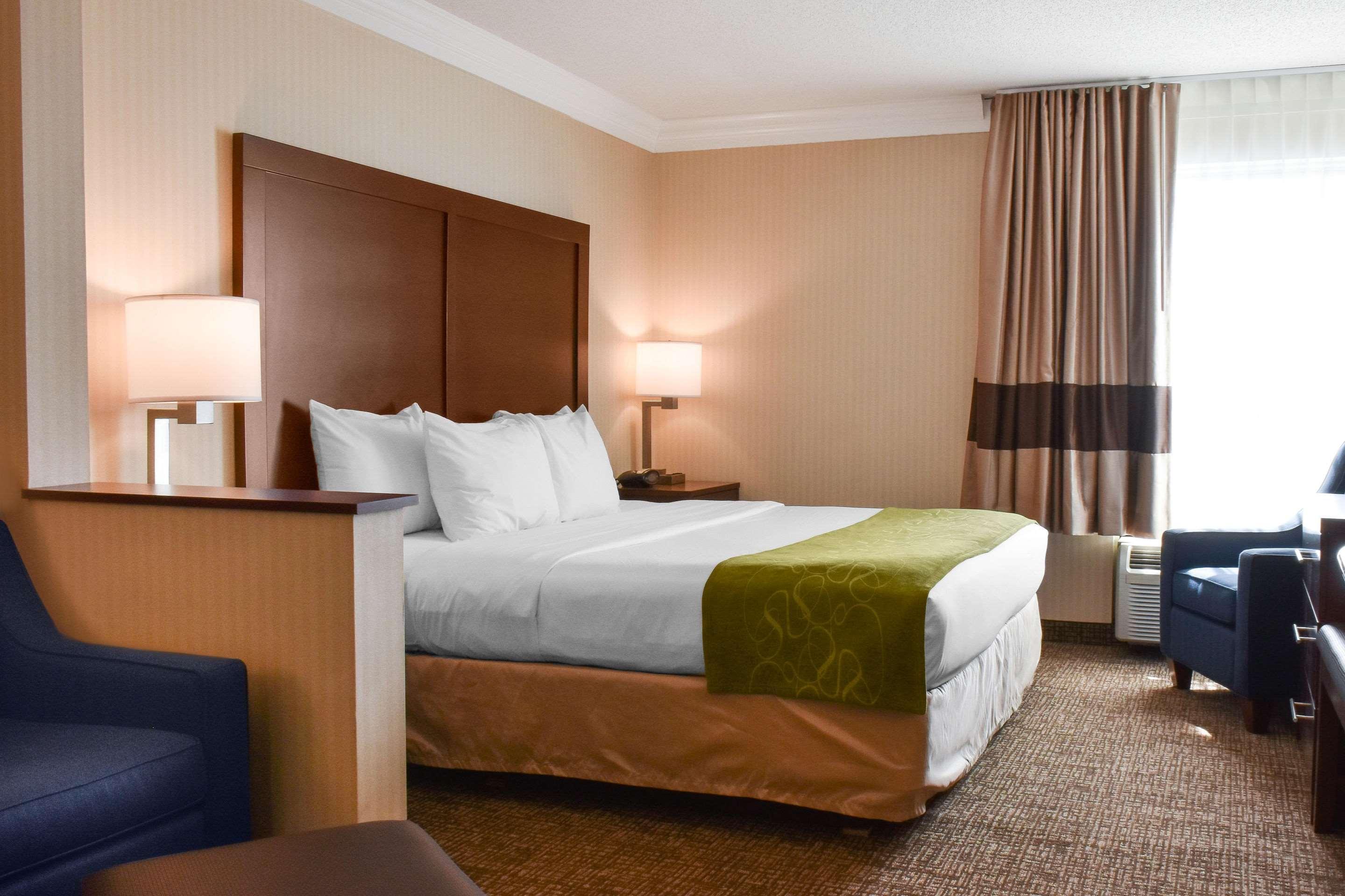 Comfort Suites Downtown Carlisle Exteriör bild